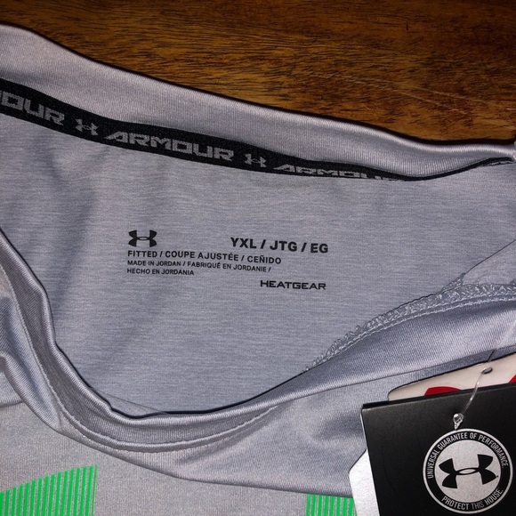 Under Armour Tee - Picture 3 of 5